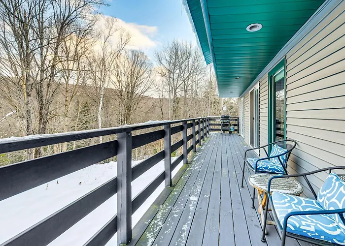 11 Mi To Sugarbush: Eclectic Ski House W/ Hot Tub!