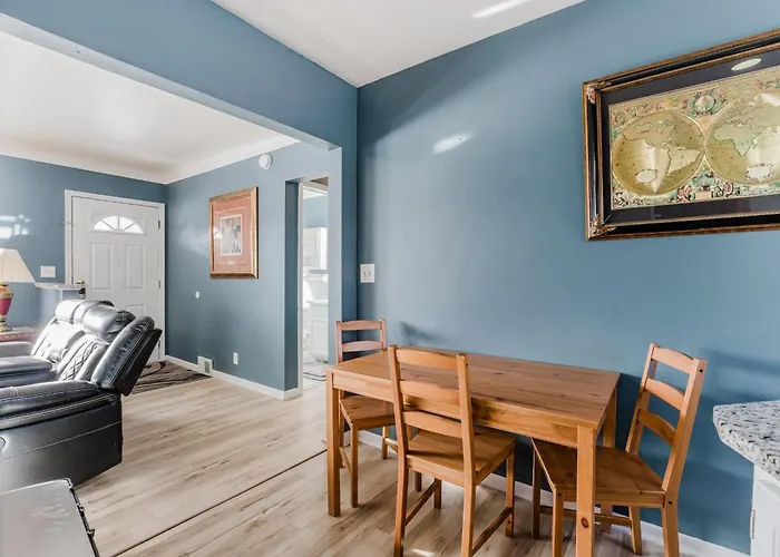 Cozy 3Br Home In Oakdale With Bbq & Private Patio!