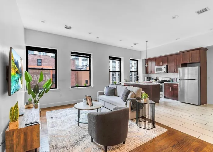 20 Min To Manhattan! 2Br Luxurious Comfy & Spotless