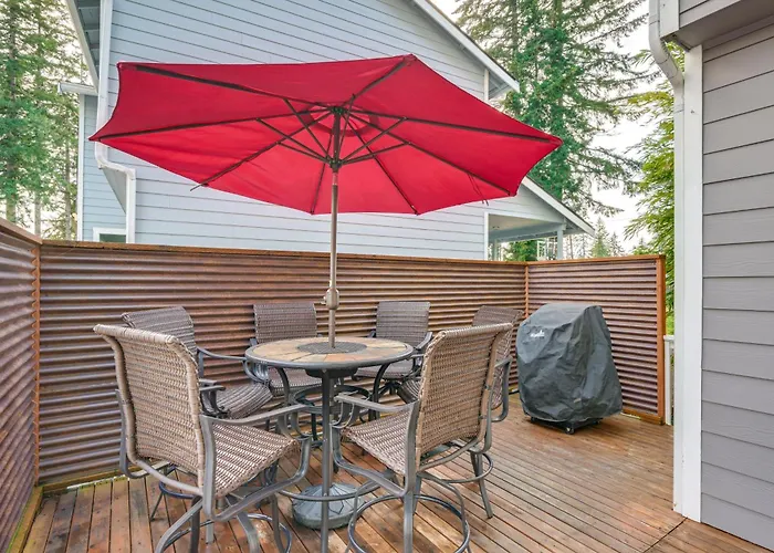 Lakefront Gem W/ Deck & Grill In Shelton