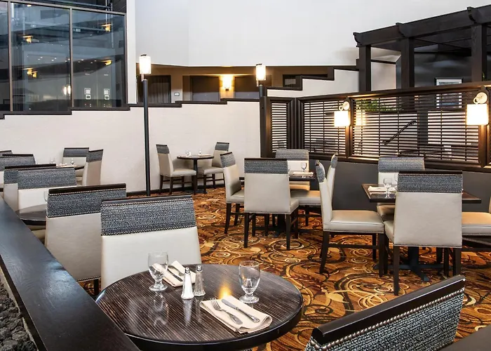 Sheraton Minneapolis West Hotel