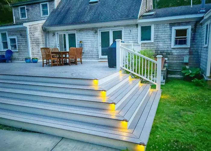Barnstable Breeze With Seasonal Pool And Hotub