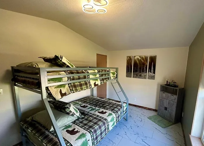 Private Home With Amazing Mountain Views-Two Bedroom And Two Bath