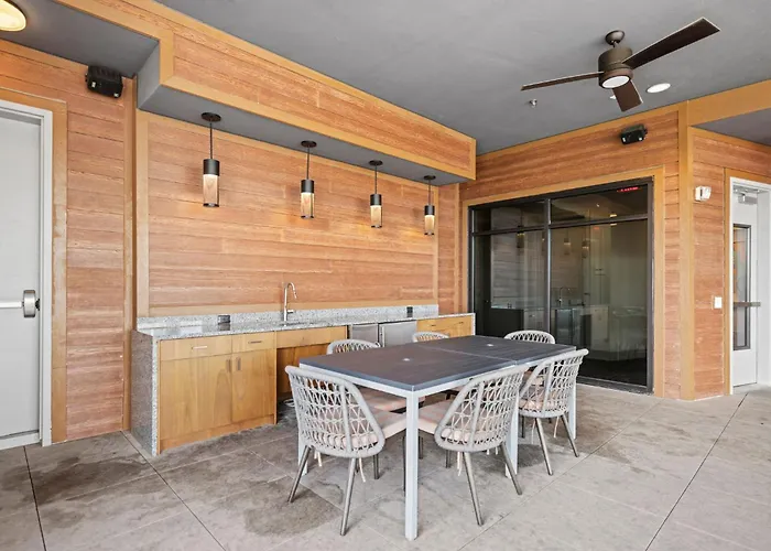 Placemakr Austin Downtown, Apartments By Hilton