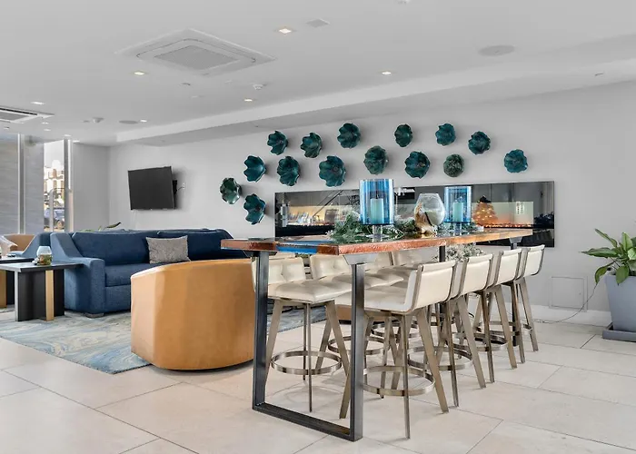 H2O Hermosa Beach Hotel