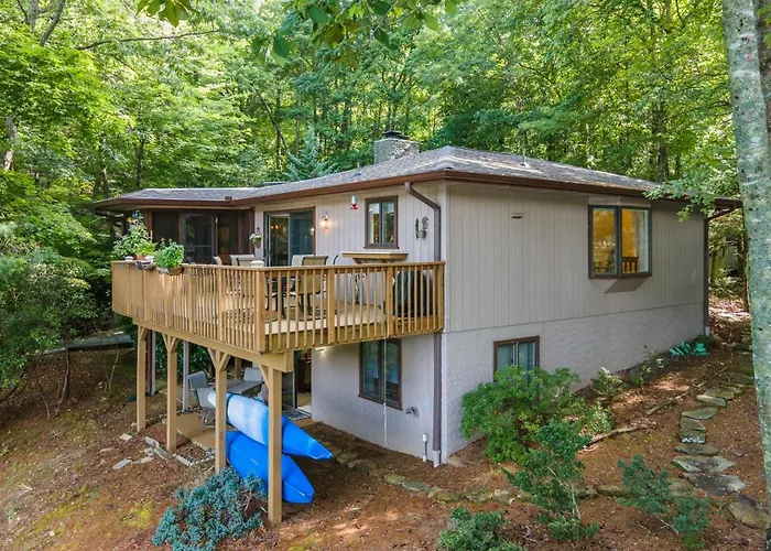 Connestee Lakefront Retreat - Lakefront Retreat In Connestee Fal