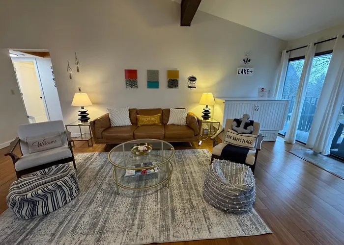 Newly Remodeled Mid-Century Modern Lake Condo