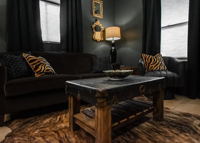 Speakeasy Suite At Arnotriplex-Close To Downtown-Pet Friendly!