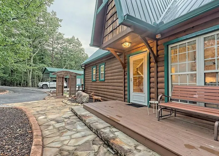 Serene Mountain Retreat Near Helen