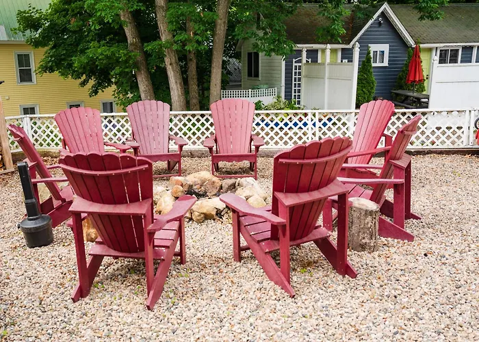 Cottage 8-9 - Year Round - Pet Friendly 50 Fee- Stand Alone 2 Bedroom 2 Bath