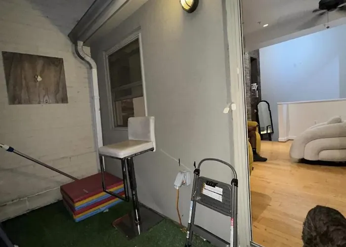Dc Play House Bed And Breakfast