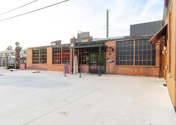 Bright And Airy Historic Franklin Quadplex