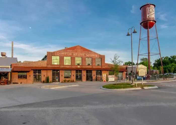 Bright And Airy Historic Franklin Quadplex