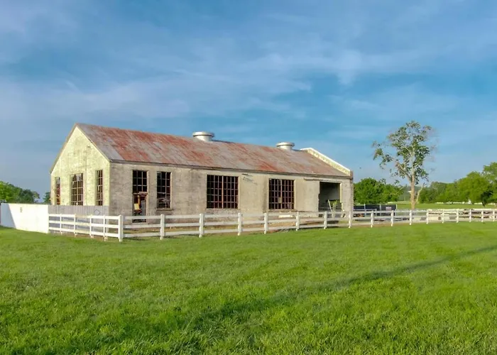 Lovely Three Bedroom Home Historic Franklin Quadplex