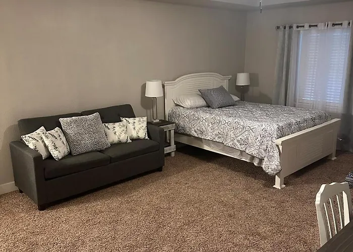 Schertz Country Farmhouse On 1 Acre With Gameroom