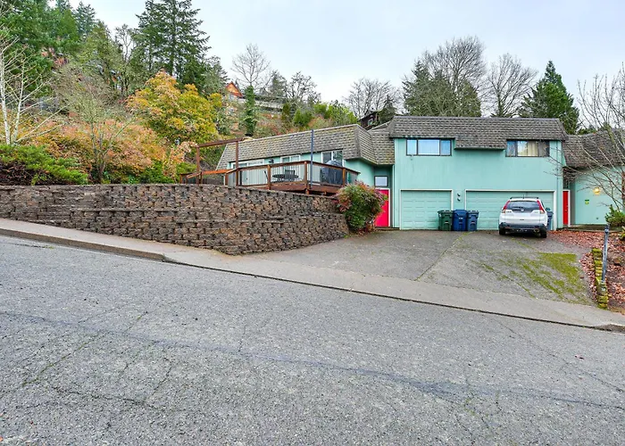 Autzen 4 Mi Away, Fenced Yard For Your Dog