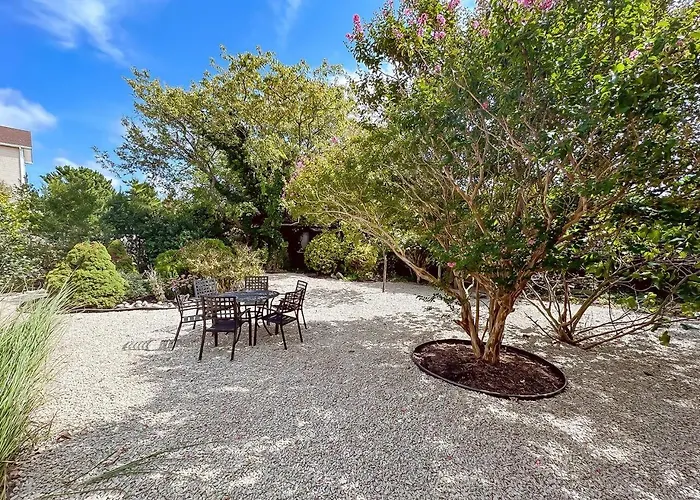 Bayside Bungalow - Steps To The Beach