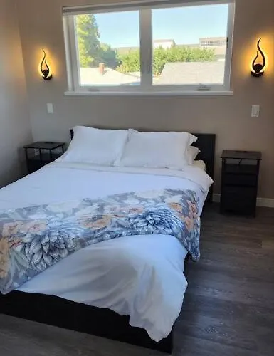 Modern Furnished Retreat