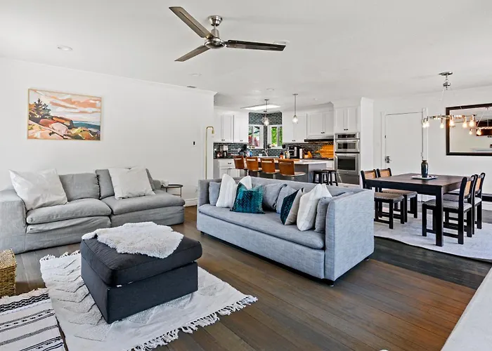 Family Friendly 3Bed ,2Bath Pool, Hot-Tub, Cold Plunge, Sleeps 8