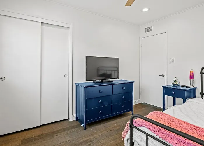 Family Friendly 3Bed ,2Bath Pool, Hot-Tub, Cold Plunge, Sleeps 8