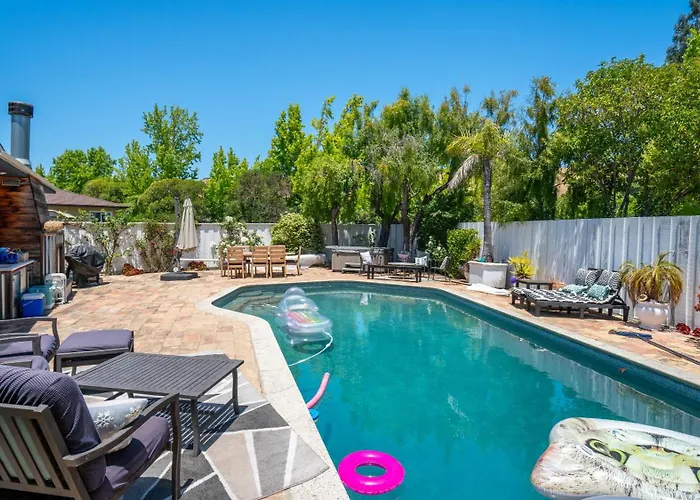 Family Friendly 3Bed ,2Bath Pool, Hot-Tub, Cold Plunge, Sleeps 8