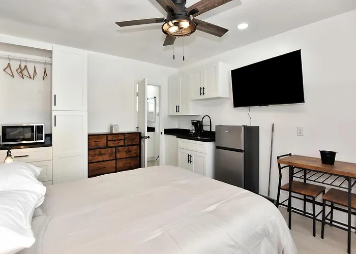 Blue Mist Motel - Room #8