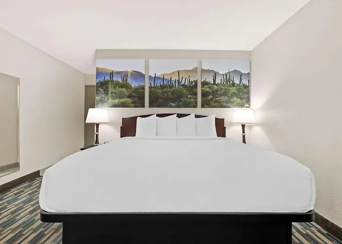 Days Inn & Suites By Wyndham Mesa Near Phoenix