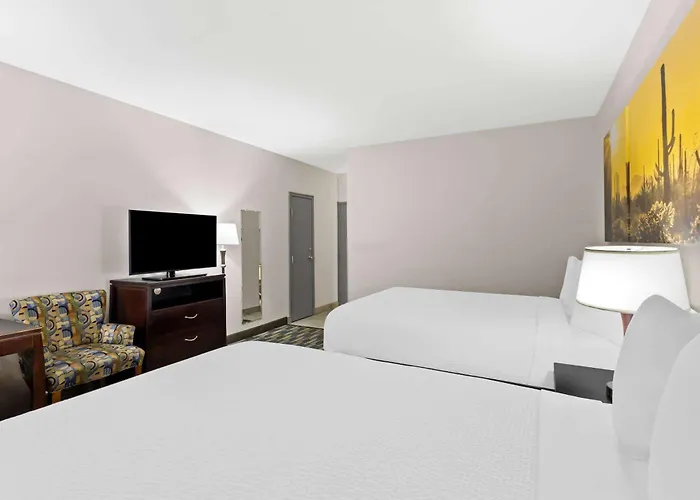 Days Inn & Suites By Wyndham Mesa Near Phoenix