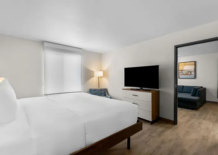 Everhome Suites Glendale Sports Entertainment District By Choice Hotels