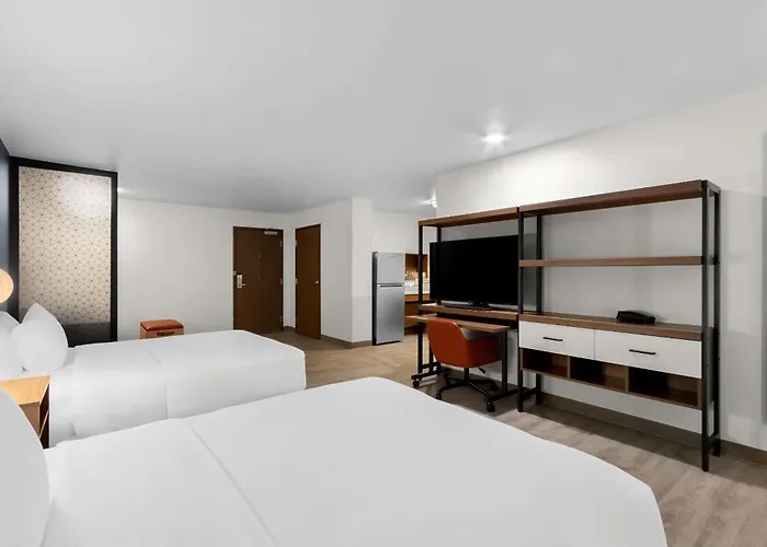 Everhome Suites Glendale Sports Entertainment District By Choice Hotels