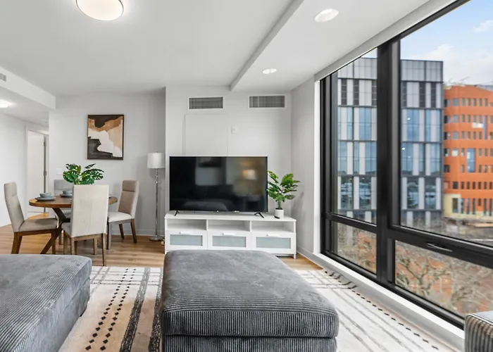 Furnished Luxury Apartment Next To Harvard Stadium
