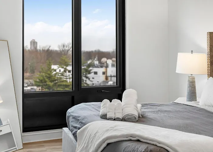 Furnished Luxury Apartment Next To Harvard Stadium