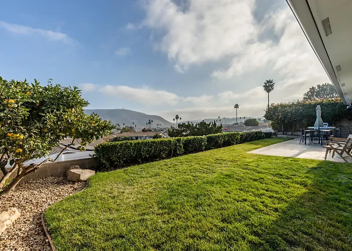 Modern Escape W Mountain Views, Walk To Lake, Golf, Resort, Dining
