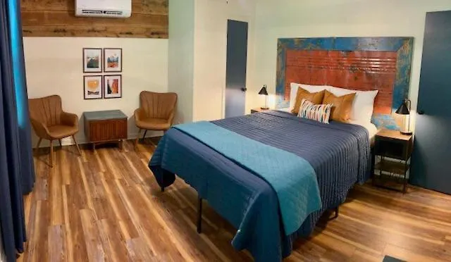 The Hala Lodge And Campground -Riverfront Class 3 -1Bed 1Bath On Nantahala River