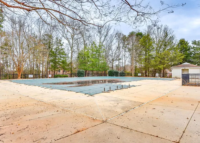 3 Mi To Carowinds: Retreat W/ On-Site Fishing