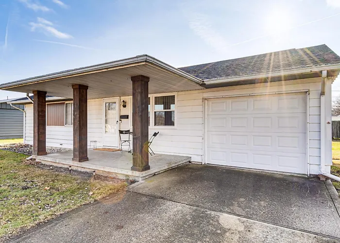 2 Mi To Downtown Logansport: Quiet Home W/ Grill