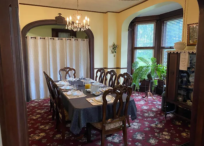 The Vine Bed & Breakfast, Llc