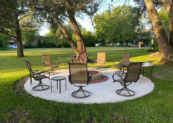 The Vine Bed & Breakfast, Llc