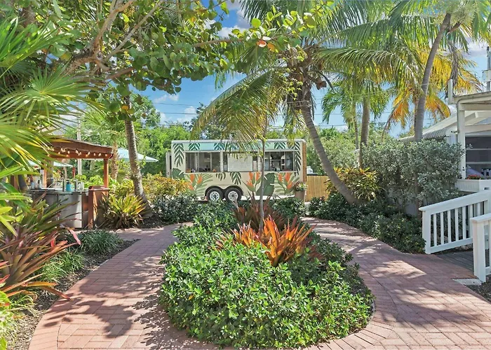 Tropical Cottages