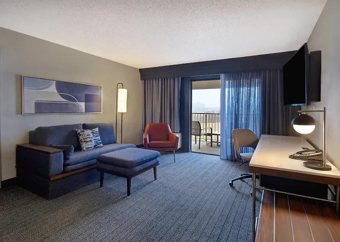 Courtyard By Marriott Cincinnati Airport