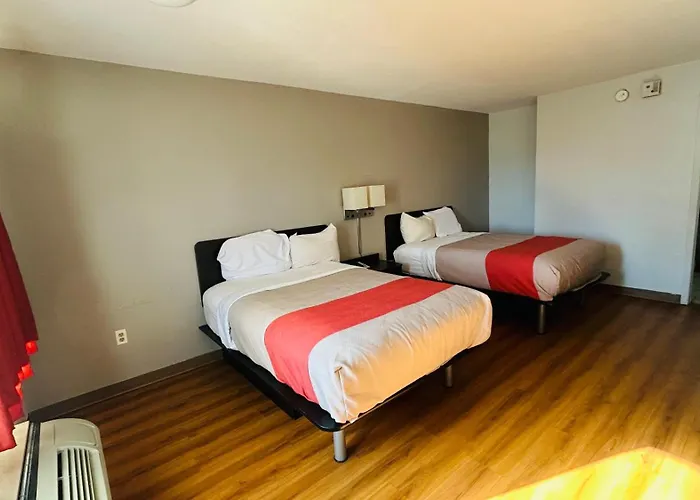 Super 7 Inn Tupelo