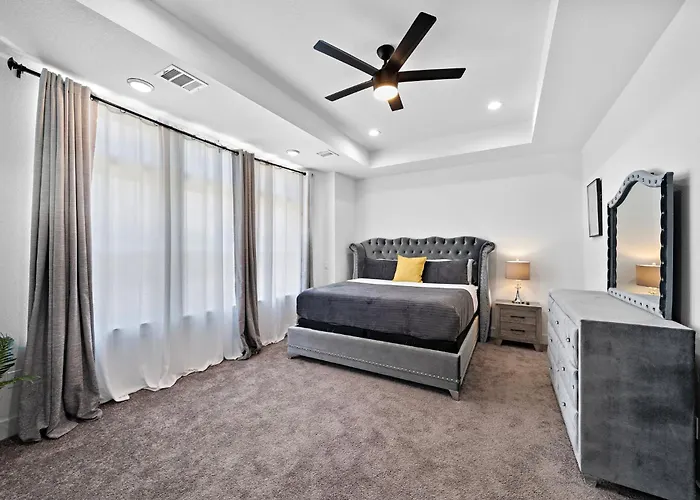 Cozy Home Near Medcenter, Uptown, & Downtown