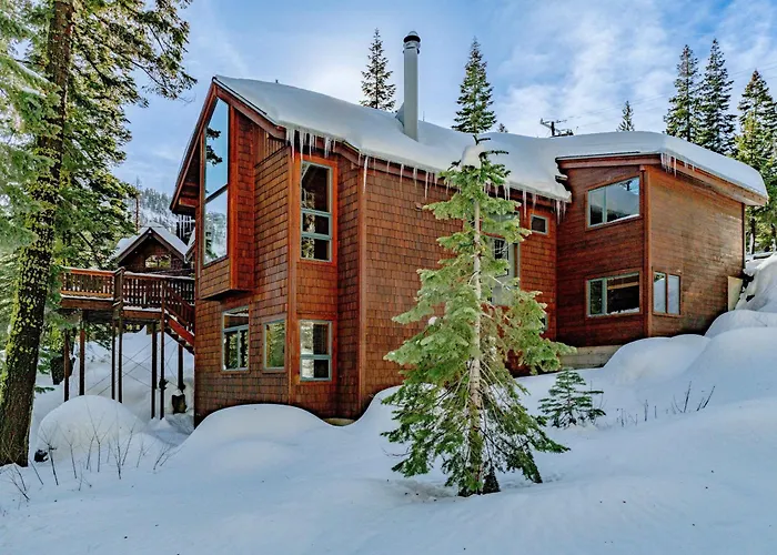 Pet-Friendly Home, Deck, 1 Mile To Alpine Meadows