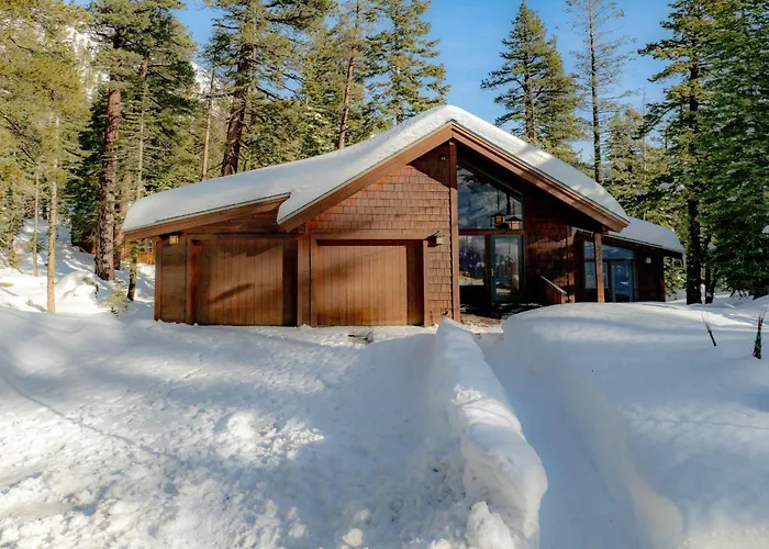 Pet-Friendly Home, Deck, 1 Mile To Alpine Meadows