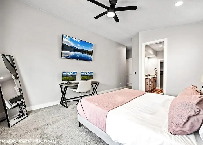 Game Room - Heated Pool & Spa - Fire Pit - Golf