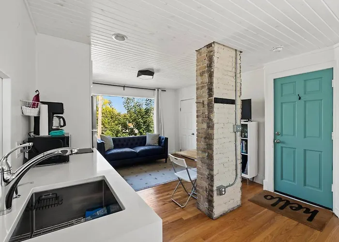 Stylish Studio In Walkers Point