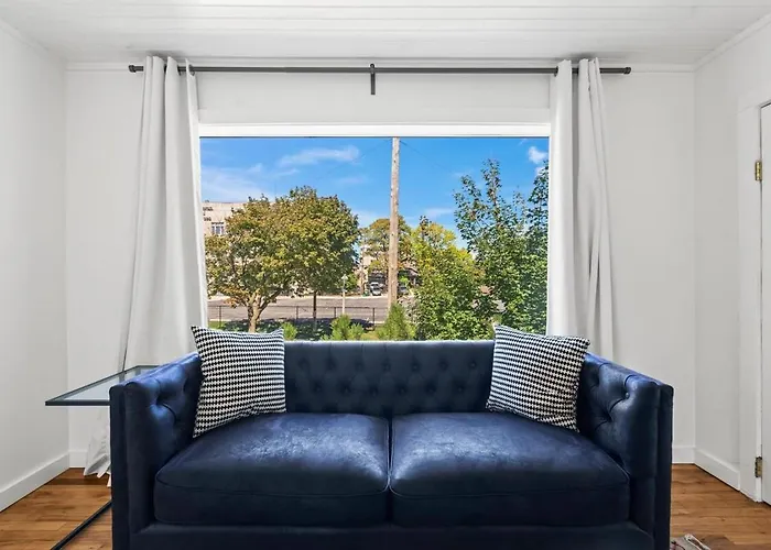 Stylish Studio In Walkers Point