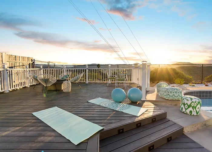 Upscale Resort House, Views, Saltwater Pool, Spa