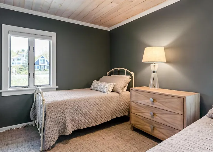 Experience Lakeside Luxury At