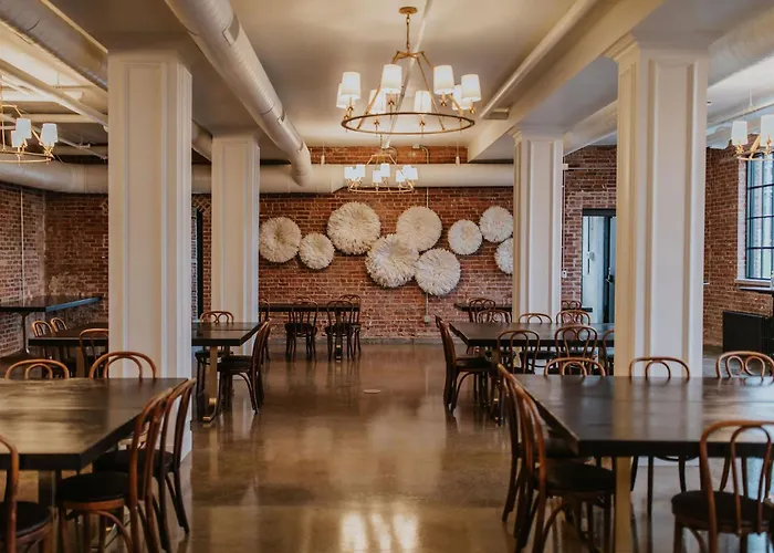 Hatchery Hotel&Event Center